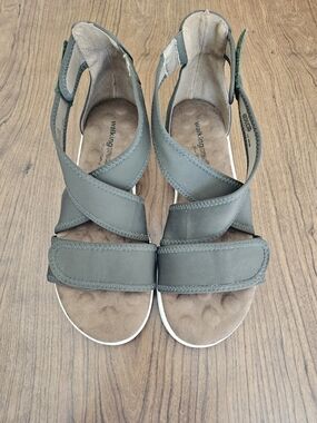 Walking Cradles Women's Olive Green Wedge Sandal - 10WW
